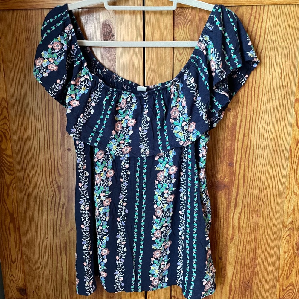 Floral Off-shoulder top L